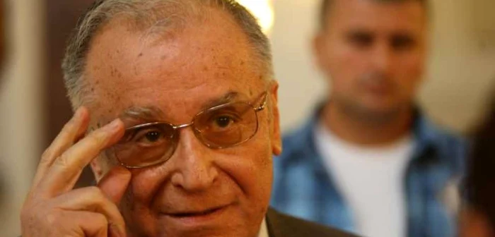 Ion Iliescu a împlinit pe 3 martie 85 de ani. Unii dintre admiratorii s-au gandit că merită să fie sărbătorit la Ateneul Român