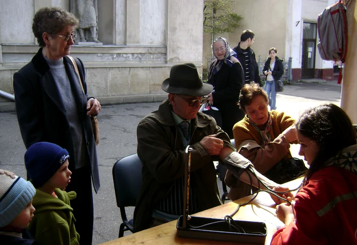 Cei mai interesaţi pentru măsurarea tensiunii au fost vârstnicii