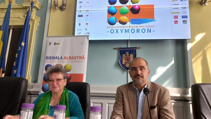 Artista Victoria Țăroi este organizatorul Bienalei Albastre FOTO Ioan Buciumar