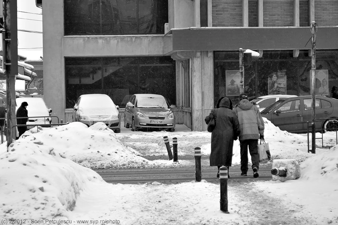 Trotuarele din Ploiești sunt adevărate patinoare (foto: Sorin Petculescu)