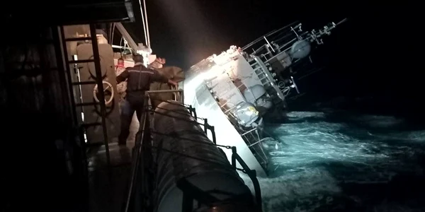 Zeci de persoane, date dispărute după ce o navă militară s a scufundat în golful Thailandei foto twitter