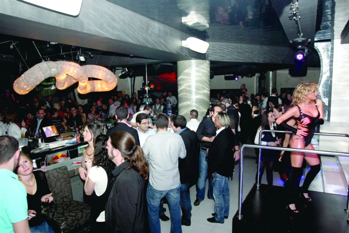 
    Clubul 1001 Nopţi dă tonul la distracţie pe 7 ianuarie, de la ora 20.00  