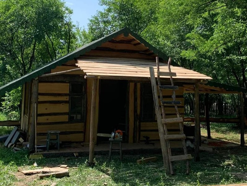  Cum arată cabana de pe Valea Prahovei a Mihaelei Bilic: „Prispa mea a primit un cozoroc. A ieșit minunat”