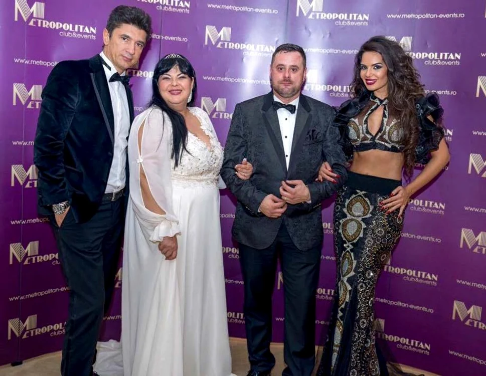 
    Luis Lazarus, alături de fosta soţie, Antoanela, soţul acesteia, Nicolae Leonard, dar şi de actuala iubită, Andreea (dreapta)FOTO: Arhiva personală  