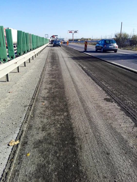 Lucrările de pe Autostrada Soarelui au loc pe sectorul betonat Fundulea-BucureștiFotografii: CNAIR