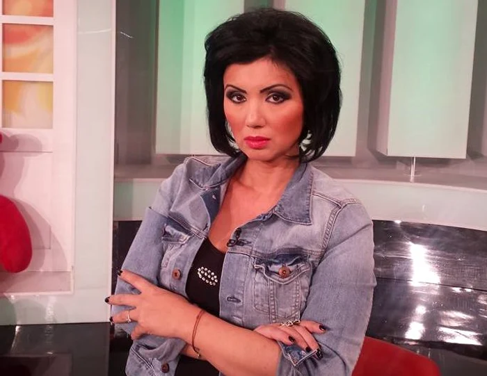 
    Adriana Bahmuţeanu s-a plimbat mult prin tribunalefoto: arhiva personală  