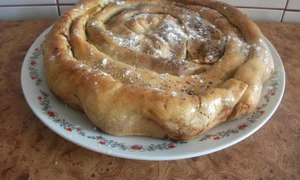 placinta dobrogeana cu branza si stafide jpeg