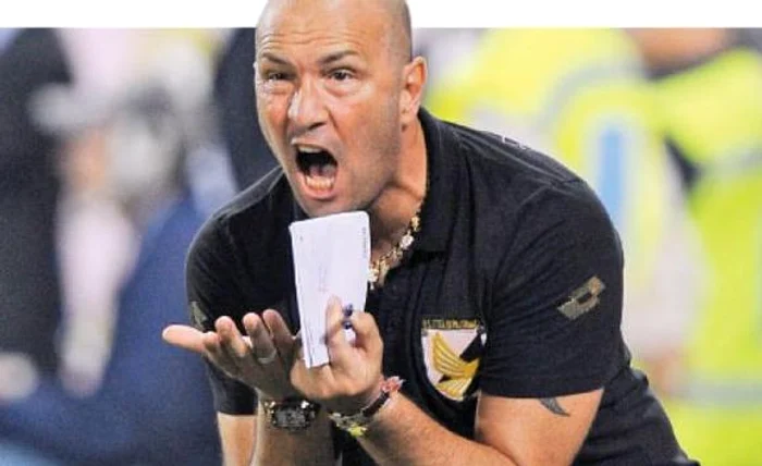 
    Walter Zenga  