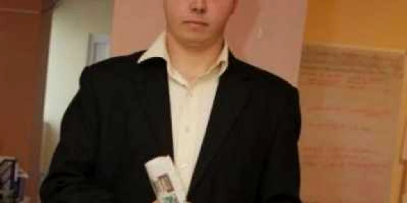 Andrei Săvulescu este student la Facultatea de Ştiinţe Sociale a Universităţii din Craiova.
