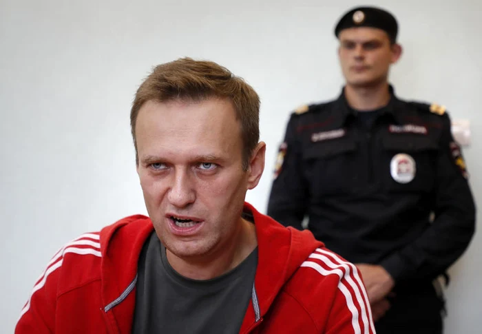 
    Liderul opoziției ruse Aleksei Navalnîi a intrat în comă după ce a băut un ceai în avion, în augustfoto: EPA-EFE  