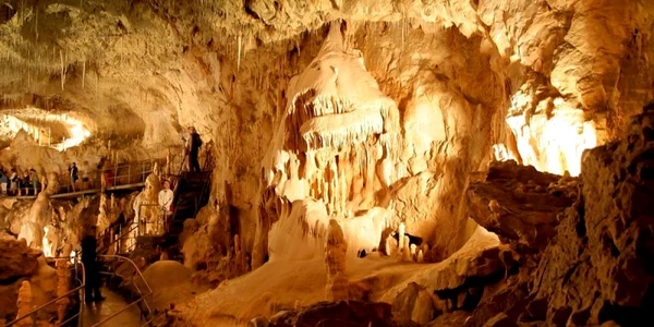 pesteri Romaniapesteri Romania