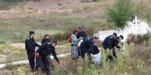 Jandarmii au participat şi anul trecut la marea curăţenie