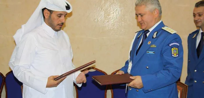 Şeicul Abdullah bin Nasser bin Khalifa Al-Thani şi şeful Jandarmeriei Române general lt.Olimpiodor Antonescu.