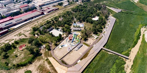 Proiectul de modernizare al Insulei de Agrement s-a blocat de mai bine de un an. Administraţia băcăuană caută vinovaţi FOTO Facebook