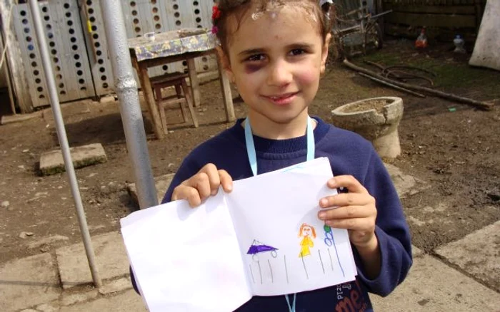 Daria, fetita accidentata pe trecere de maicuta, deseneaza scena tragedie