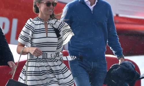 Pippa Middleton and James Matthews disembark from seaplane after lunch on Sydney's north shore jpeg