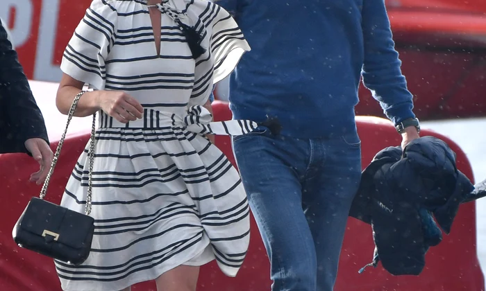Pippa Middleton and James Matthews disembark from seaplane after lunch on Sydney's north shore jpeg
