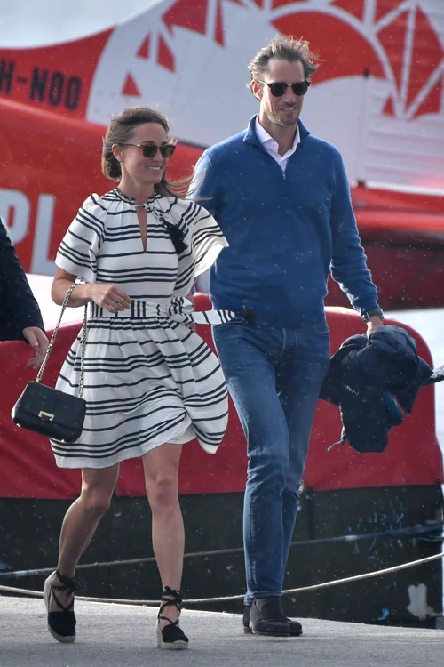 Pippa Middleton and James Matthews disembark from seaplane after lunch on Sydney's north shore jpeg