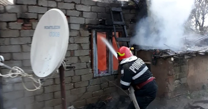 Incendiu locuinţă Giurgiu Foto ISU Gurgiu