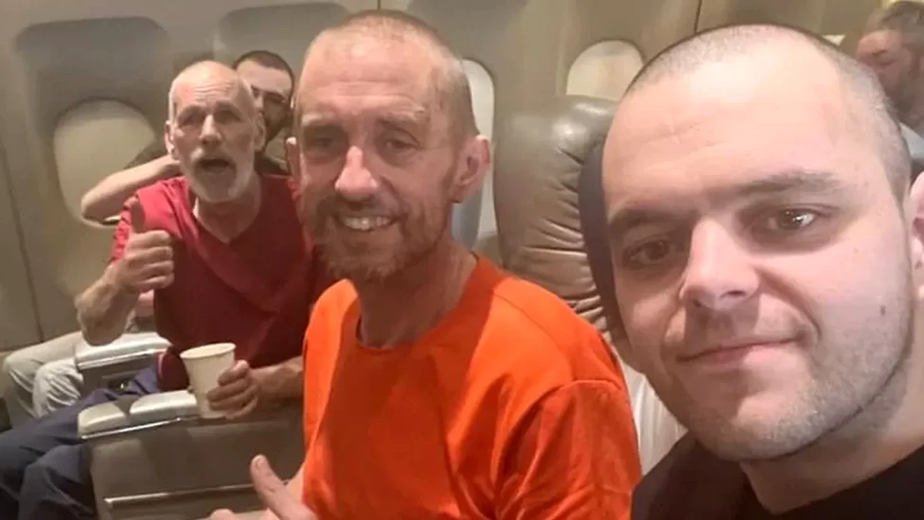 Prizonieri britanici eliberați de Rusia / Foto Aiden Aslin via BBC