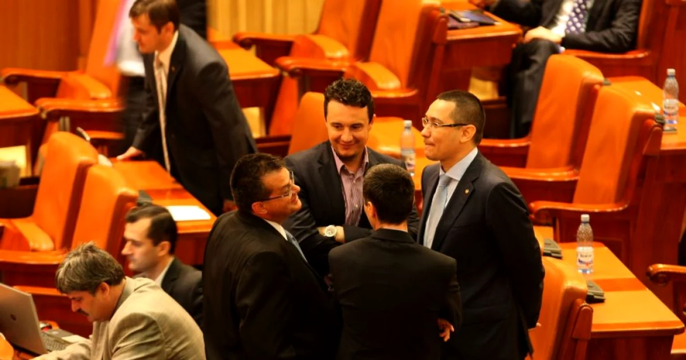 Opoziţia a intitulat prima moţiune de cenzură depusă împotriva Guvernului MRU "Opriţi Guvernul şantajabil. Aşa nu, niciodată!"