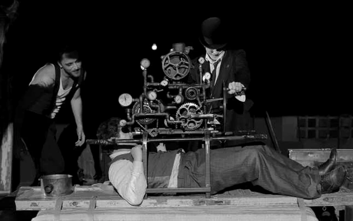 Producţia "Kafka.5 vise" va avea premiera la Teatrul Odeon