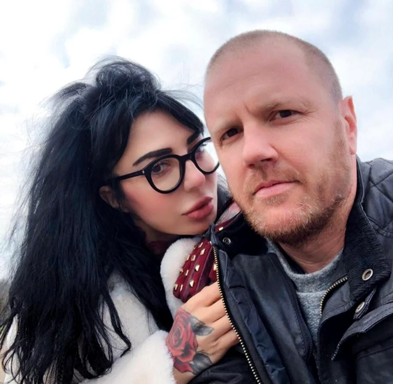 
    Dj Wanda se pregătește de nuntă  