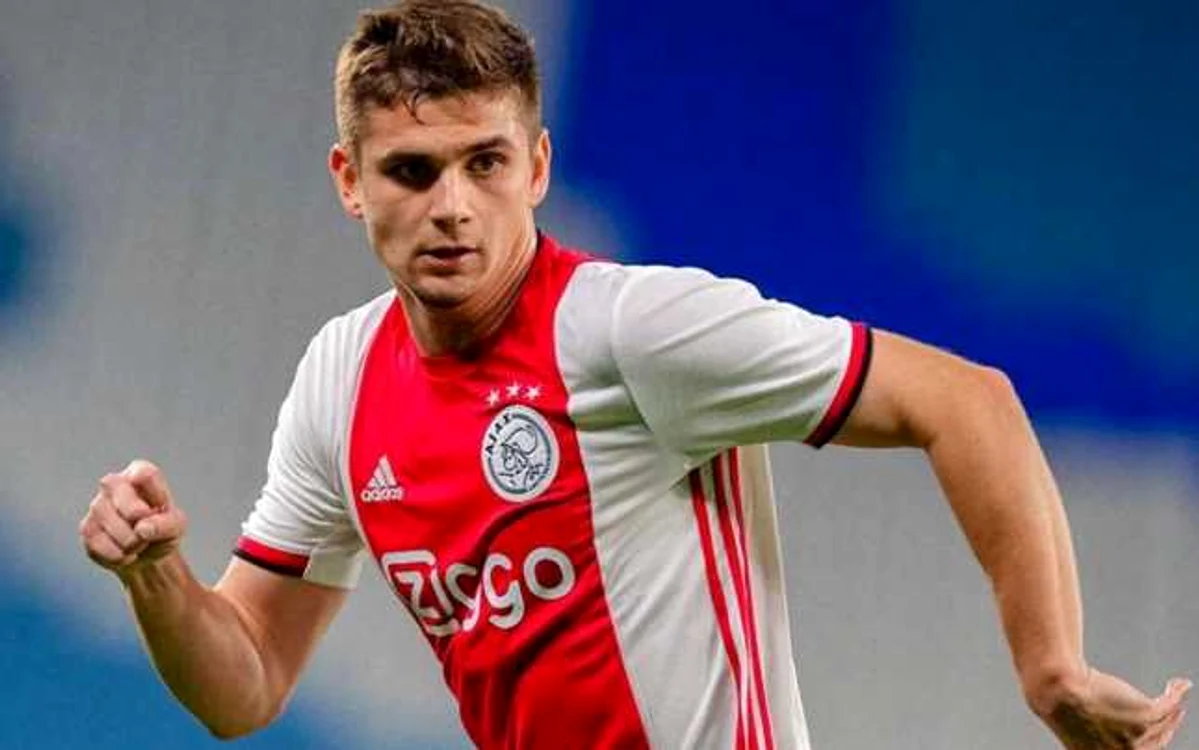 Răzvan Marin, jucător legitimat la Ajax Amsterdam FOTO Arhivă personală/Facebook