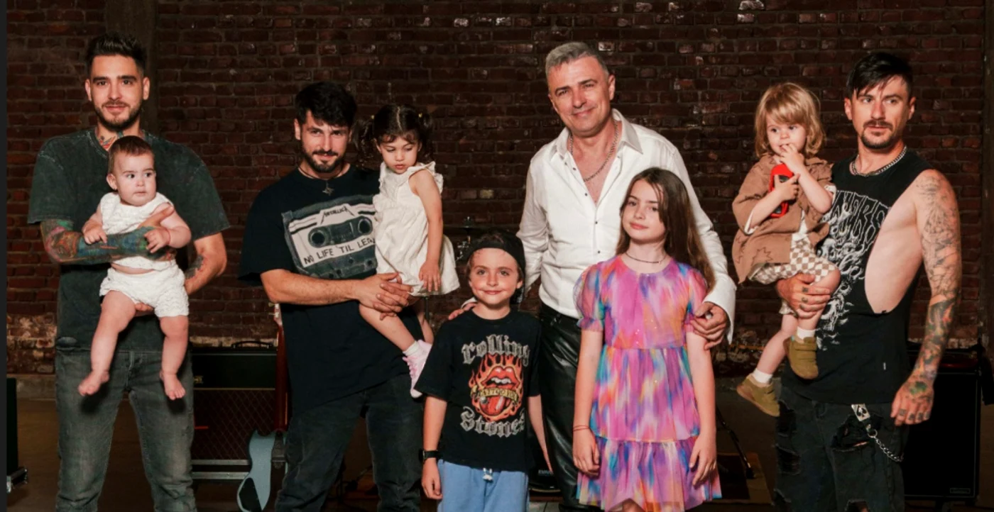 Membrii trupei Vunk au luat și copiii în videoclip Foto: Universal Music 