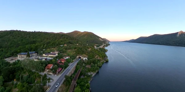 Dunărea la Porțile de Fier  Foto Daniel Guță ADEVĂRUL (2) jpg