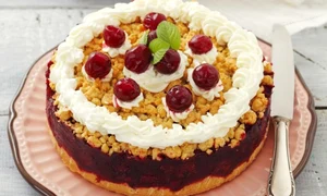 tort cu visine 580x400 jpeg