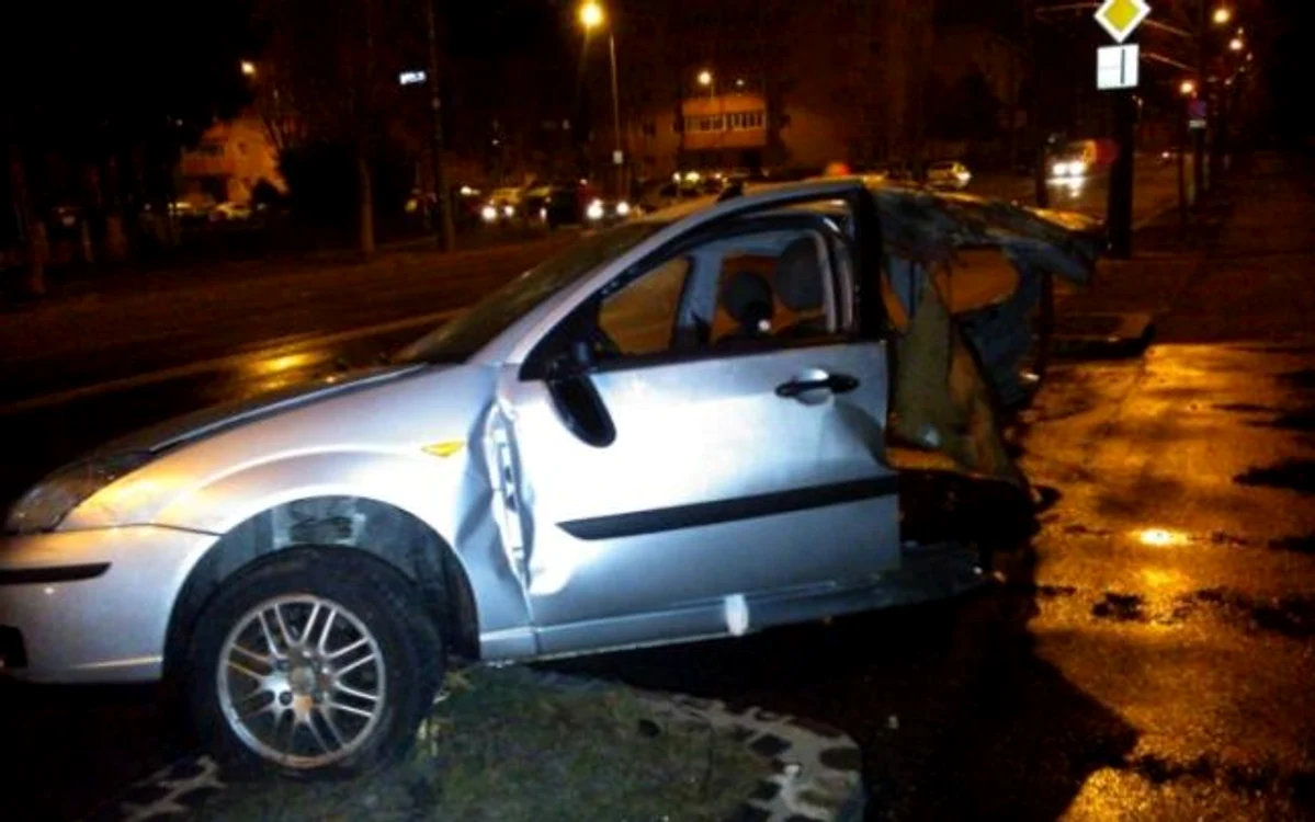 
    Trei tineri și-au pierdut viața în acest accident, la Brașovfoto: adevarul.ro  