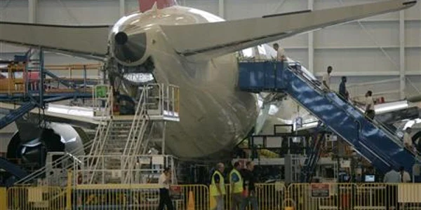 Producţia companiei Boeing de aeronave 787 Dreamliner va continua
