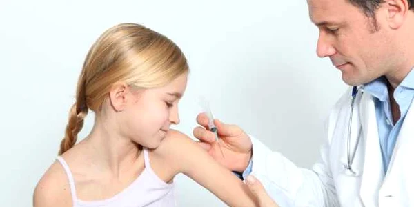Vaccinarea fetelor nu protejează de toate tulpinile de virus care pot da cancer