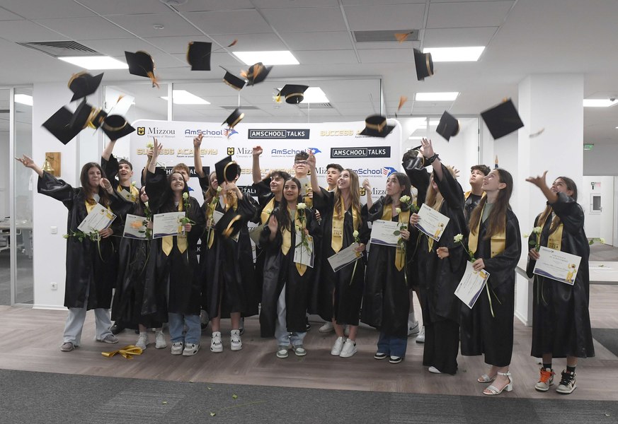 AmSchool, școala din România unde nu se dă Bacul, dar elevii au șansa de a intra la orice universitate din lume