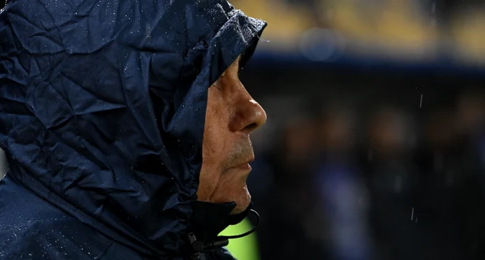 Mircea Lucescu a antrenat pe ploaie și pe vânt  FOTO Sportpictures