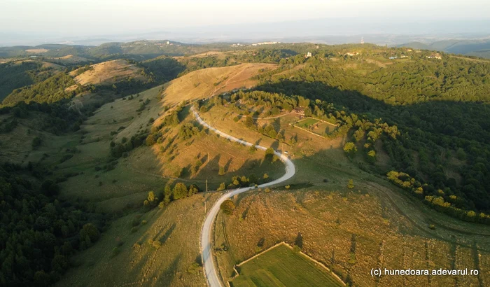 Drumul Ruda - Poienița Voinii. Foto: Daniel Guță. ADEVĂRUL