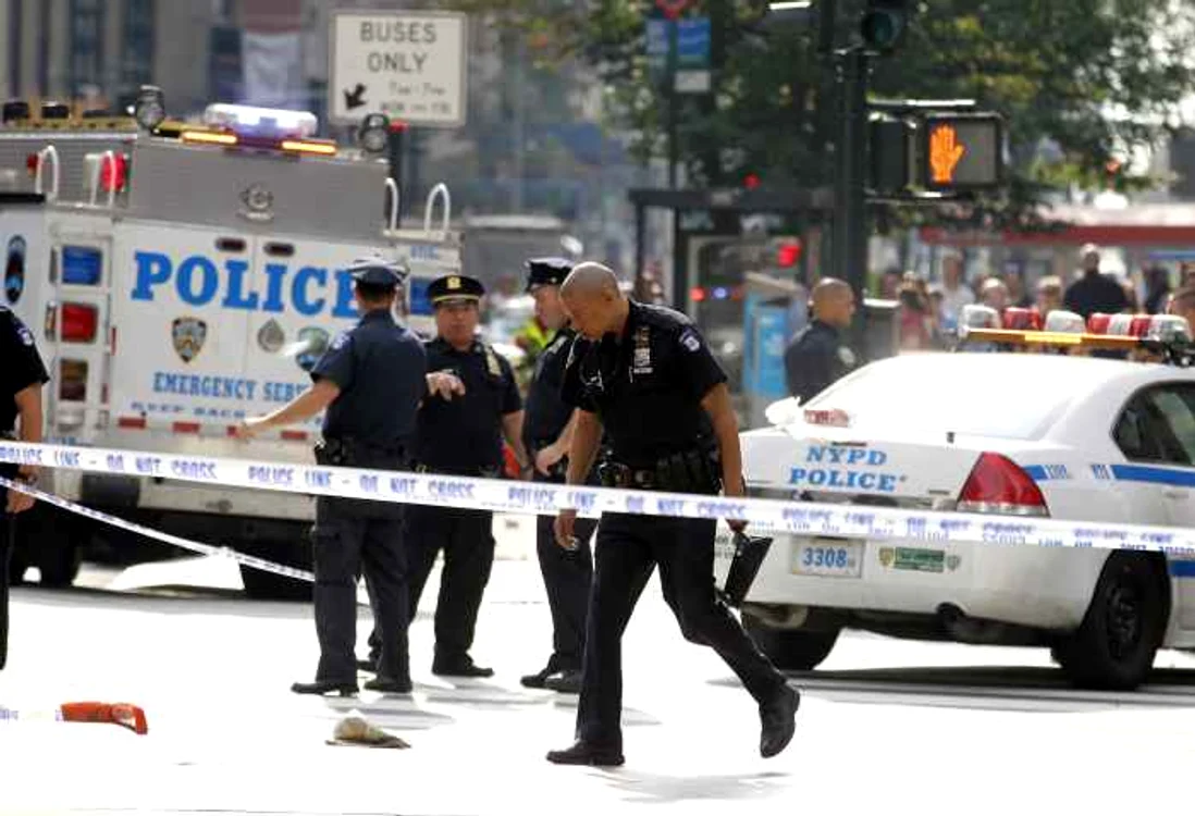 Scene de groază în apropierea Empire State Building din New York: (foto: Reuters)