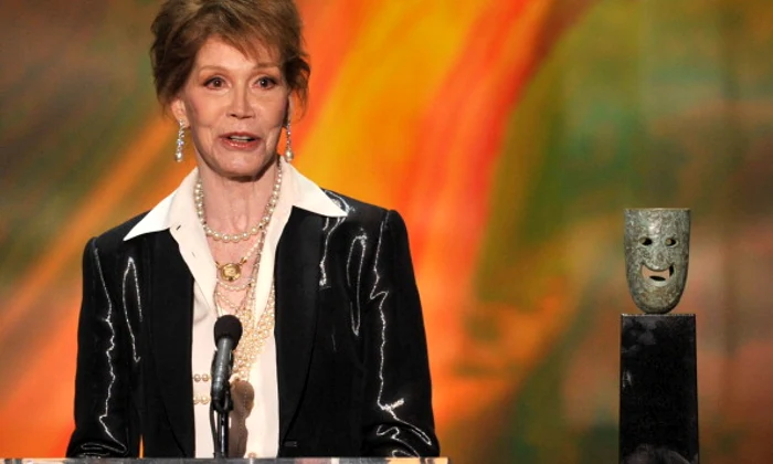 18th Annual Screen Actors Guild Awards Show jpeg
