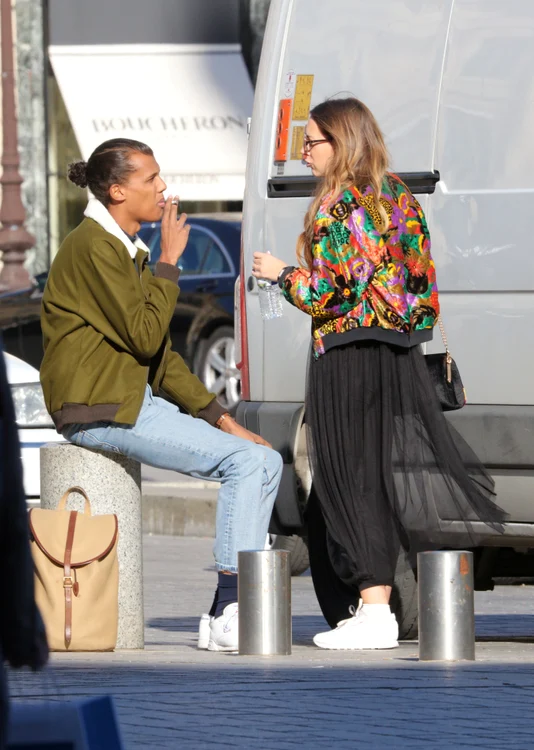 Exclusif   BI   No Credit   Prix spécial   No Web No Blog   Le chanteur Stromae et sa femme Coralie Barbier se rendent chez le joailler Jaeger LeCoultre sur la place Vendôme à Paris jpeg