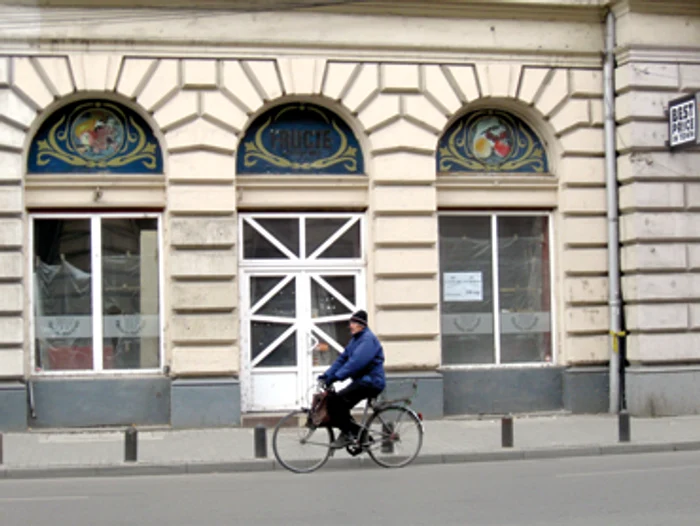 Arad: Stradă de închiriat, în miezul crizei financiare