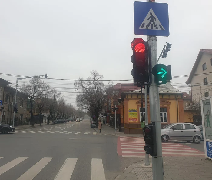 Verdele intermitent nu înseamnă „liber la trecere” / foto: arhiva