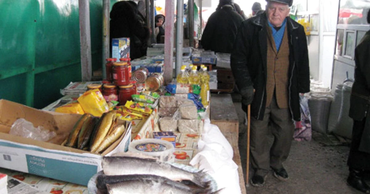 În piaţa din Chişinău merg zilnic sute de botoşăneni