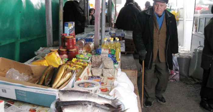 În piaţa din Chişinău merg zilnic sute de botoşăneni