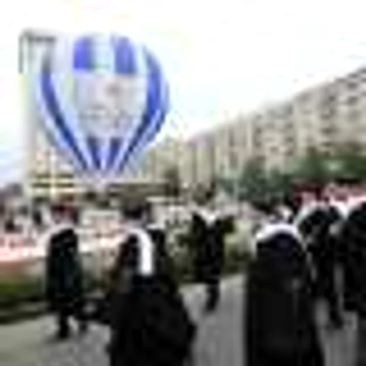 De balon s-au bucurat şi profesorii universitari