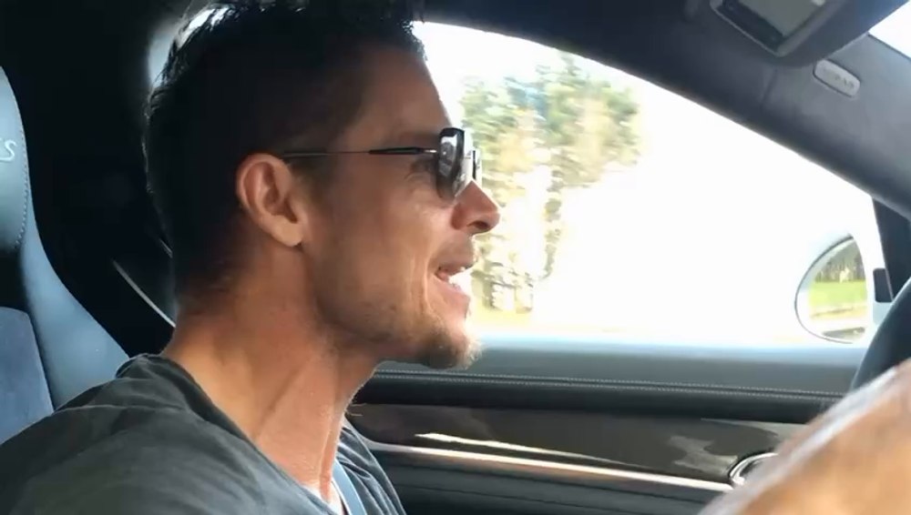 Promisiunea Mihaelei Rădulescu pentru Felix Baumgartner. Vedeta a publicat un videoclip cu ei cântând: „Voi lupta pentru tine, iubirea mea”