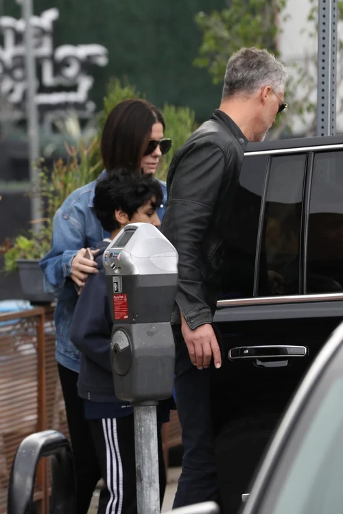 4 sandra bullock si copiii adoptati 1 jpg jpeg