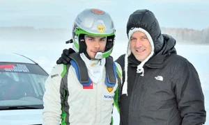 Cei doi au exersat virajele pe albia unui lac îngheţat jpeg