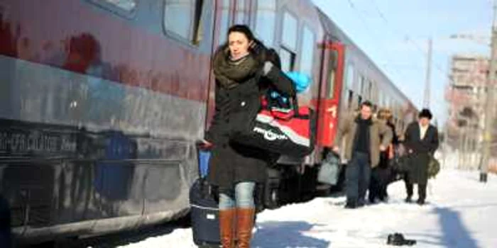 Circulaţia trenurilor este mult îngreunată din cauza vremii nefavorabile