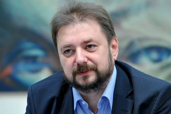 De ce continuă românii să susțină partidele politice dacă 80% cred că țara merge într-o direcție greșită. Explicațiile unui analist